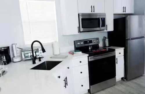 Kissimmee Cabin | Comfortable cabin very close to Disney and tourism (pets welcome)