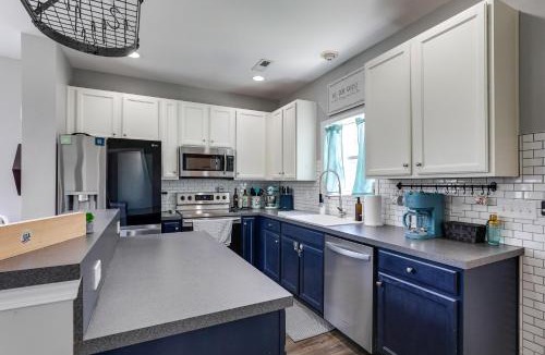 Moncks Corner House | Community Pools + Dock: Moncks Corner Getaway
