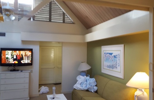 Palmetto Dunes Condo | Convertible studio/Sleeps 4 - ONLY 8/1/26 thru 8/7/26, 8/8 Checkout!