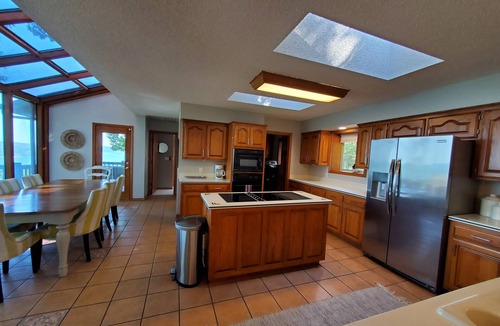 Lost Bridge Village House | Country Club- NEW! BIG GAME ROOM AND AMAZING! LAKE VEIWS