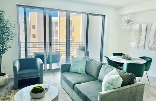 Newtown Apartment | Cozy 1-bedroom apartment in pleasant Sarasota with WiFi, AC, fitness room