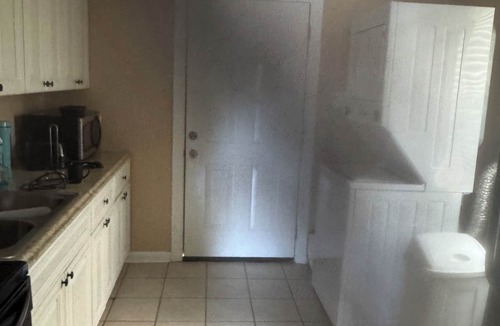 Mid City North House | Cozy 2-bedroom home near Southern University, LSU and the interstate.