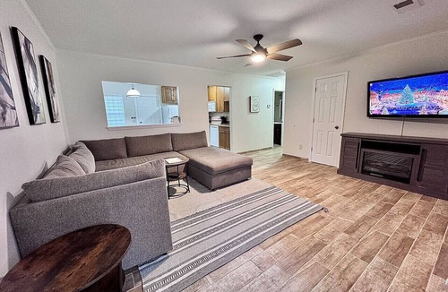 Burton Apartment | Cozy And Centrally Pet Friendly