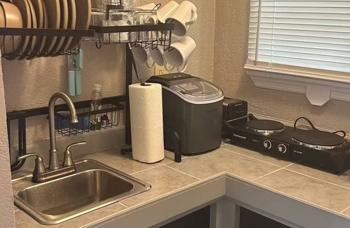 Charleston Cottage | Cozy & Comfortable 2-Bedroom Cottage on James Island - minutes from Folly Beach!