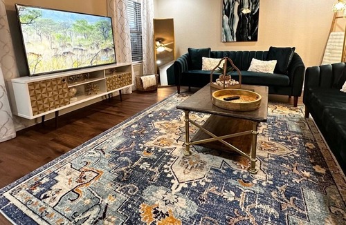 Alexander House | Cozy, comfy and beautiful 3 BDR home