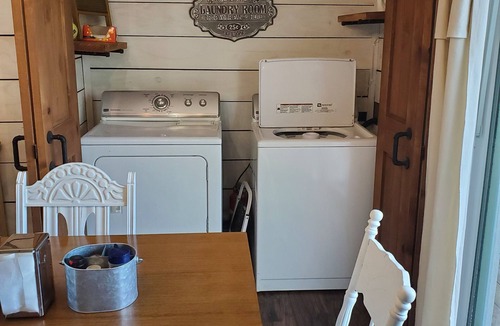 Quitman House | Cozy Country Getaway w/Pond, Fishing & Deck