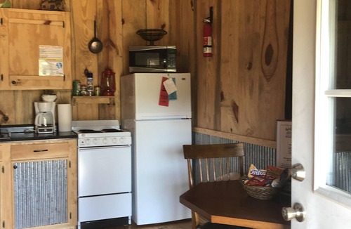 Perkinston Cabin | Cozy Creekside Cabin Retreat on the creek with 2 beautiful private sandbars!