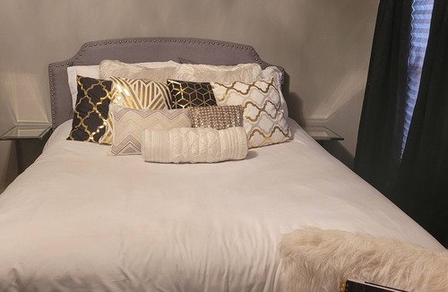 Ruffin House | Cozy home. 15 minutes from the lake and 30 minutes from the beach!