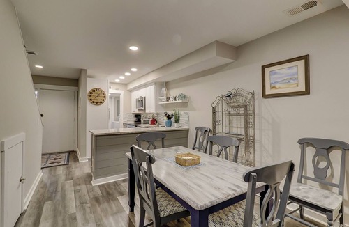 North Forest Beach Condo | Cozy Retreat! Short Walk to Coligny Plaza and the Beach!