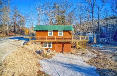 Marble Falls Cabin | Creekside 2-bedroom cabin near the Buffalo River in enchanting Marble Falls