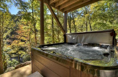 Cashes Valley House | Creekside Bend