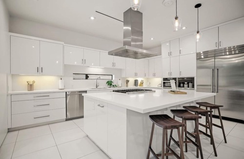 Melrose Villa | Crescent Heights - Stunning Architectural Home in the Heart of the City!
