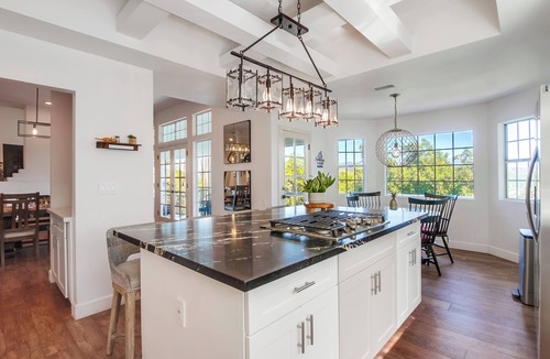 Fallbrook House | Custom 3,600sf Fallbrook Retreat: Wedding Guests Family Couples-Wine Golf Coast