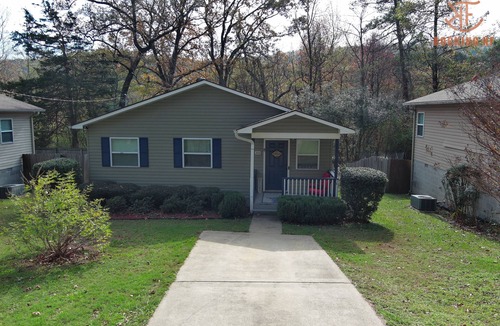Hot Springs House | Cute 3 bedroom, 1 bath home less than 5 minutes from downtown.