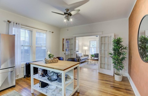 East Memphis Cottage | Cute Cottage, Walk to Overton Park & Memphis Zoo
