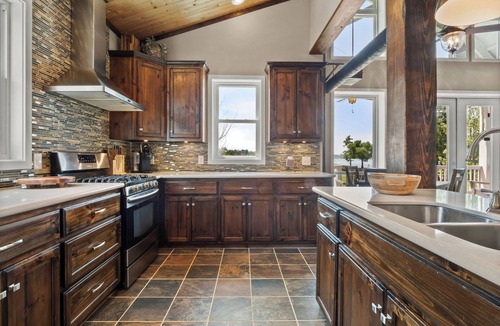 Negreet House | Déjà Blue plus Guest House, Wi-fi, Pier, Stunning Views, Cozy Neighborhood