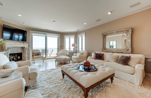 Beach Lagoon Villa | Direct OCEANFRONT Stunning Top Floor Turtle Lane Condo with Multiple Pools!