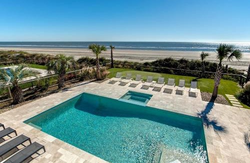 Isle of Palms House | Discounts! Sea Spray- 400 Ocean Blvd. Oceanfont! Six Bedroom, Sleeps 15, Private Pool/Hot Tub