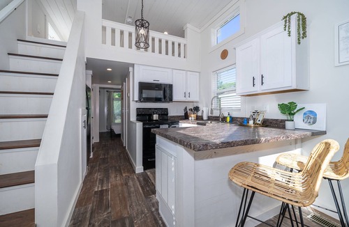 Kissimmee Cottage | Disney Area Tiny Home Escape