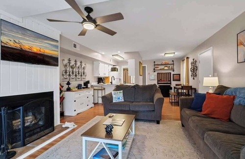 Ocean Ridge Condo | Dog friendly 1st floor King bd in Ocean Ridge