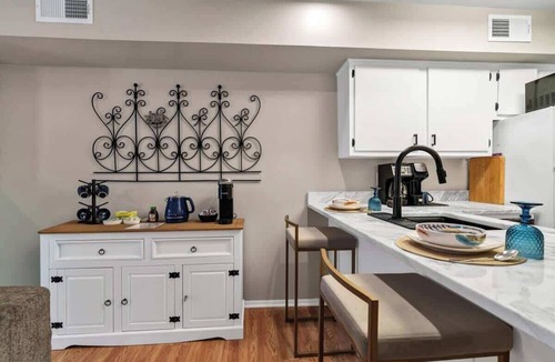 Ocean Ridge Condo | Dog friendly 1st floor King bd in Ocean Ridge