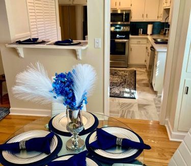 Charleston Apartment | Downtown Historic Charleston Modern Chic 2 bedroom 2 baths