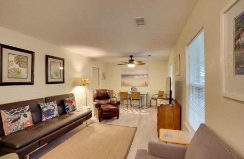 Beaufort House | Downtown Home w/Yard & BBQ - 6 Mi to Downtown!