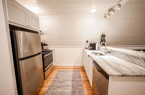 Royal Cabin | Dreamy A-Frame w/hot tub-Near Pristine Lake Ouachita and Hot Springs National Pk