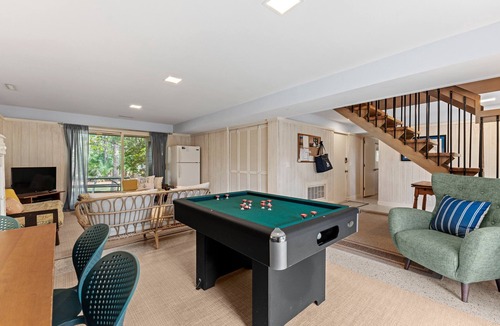 South Beach House | Driftwood – 2nd Row Sea Pines Home, Retro Charm, Sleeps 8, Steps to Beach