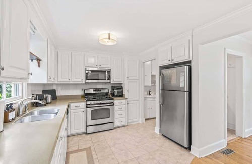 Columbia House | DT, Ft. Jackson, Central Location, Outdoor Living