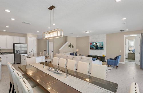 West Kissimmee Villa | Elegant 8BR Villa · 5.5 Miles to Disney · Private Spa & Pool · Sleeps 17