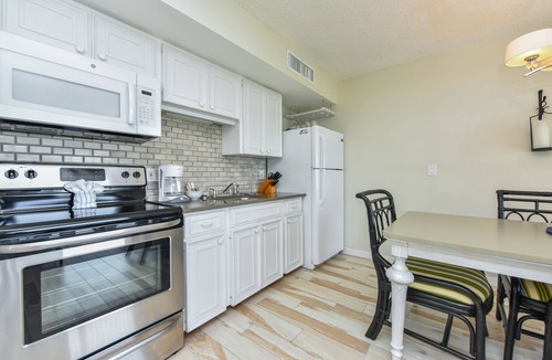 Longboat Key Condo | End-of-summer sale ready for a luxury 5-floor penthouse 60 ft from water,