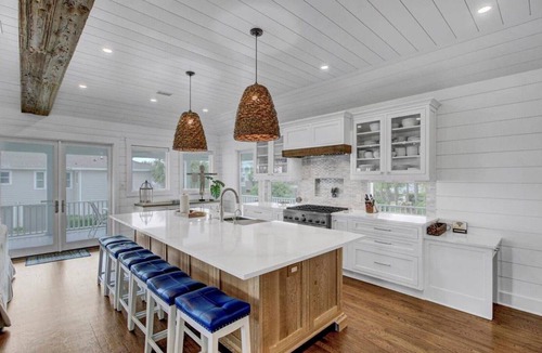 Isle of Palms House | Epic Outdoor Oasis | Pool, Hot Tub, Bar, Ping Pong & Cornhole