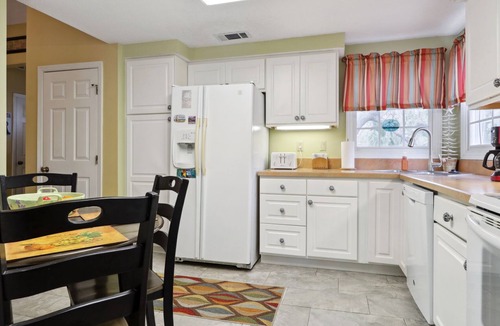 Shipyard Plantation Villa | Evian 200 - Beautiful 2 BR/2BA 2nd Floor Flat.