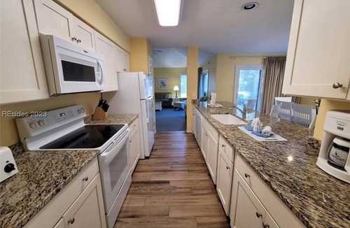 Shipyard Plantation Cottage | Exclusive Escape: Spacious Home in Gated Shipyard Community, with bikes to ride