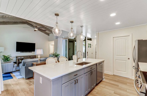 South Beach Villa | Experience Coastal Elegance: Newly Renovated Villa in South Beach Marina