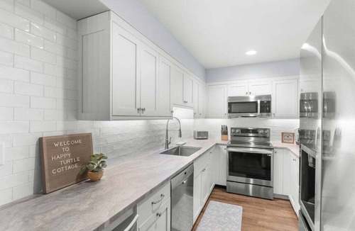 Seabrook Island Cottage | Fabulous 3 BR/2BA Cottage, Pet Friendly w/fee, Amenity Access Included!