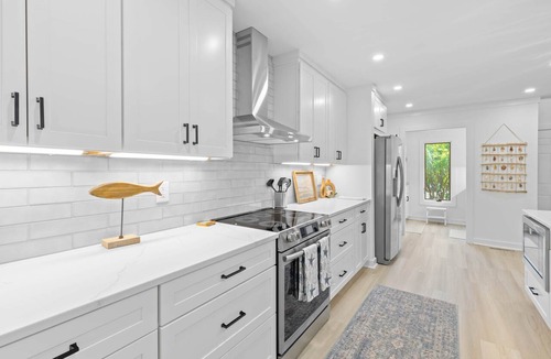 Isle of Palms Villa | Fairway Dunes 11 - Immaculate Remodel! Pickleball!