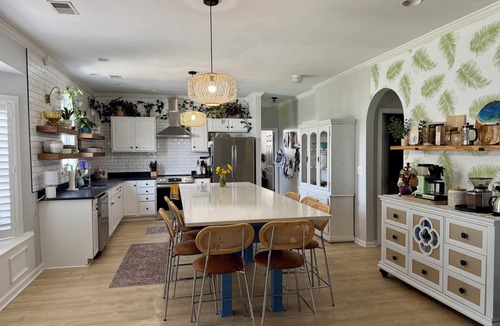 Charleston House | Family and Pet-Friendly Retreat, 5BR Near Middleton, Magnolia, Pool & Park