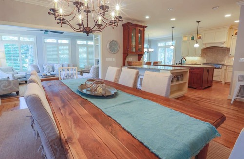 Pelican Bay House | Family-Friendly, Beautifully Furnished, Luxury Beach Home; Steps to the Beach and the Community Pool
