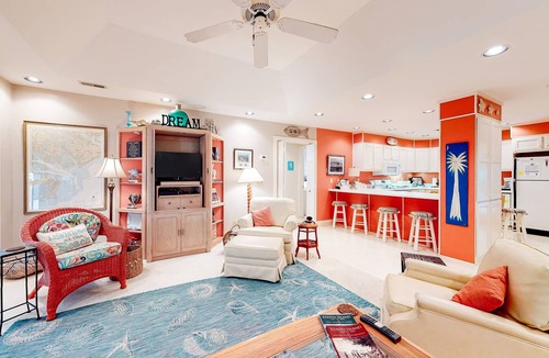 Edisto Island House | Family Friendly home near the Ocean w/Free WiFi, Sun deck, and Screened in Porch