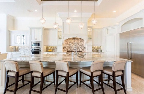 Reunion House | Family fun or a company retreat - 8BR Luxury Home with Infinity Pool!