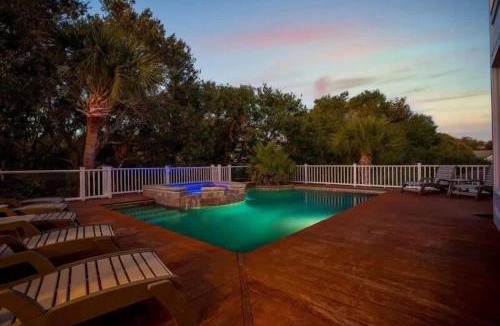 Isle of Palms House | Family Home-11 Bedroom Pool Hot Tub Billiard Room Elevator Putting Green - Sea Palace