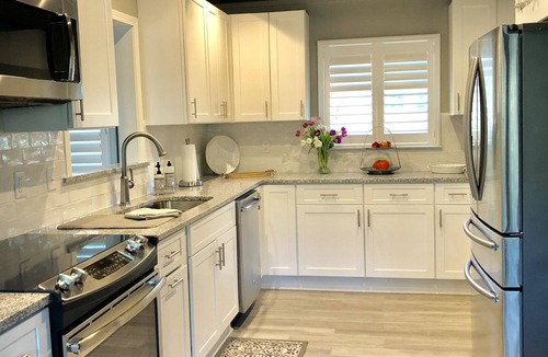 North Forest Beach House | Find out why everyone adores the Beachin Cottage - 100 steps to the beach!