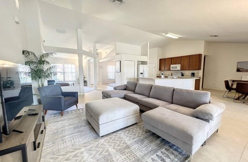 Legacy Park House | Florida Paradise: Private Pool and Spa!