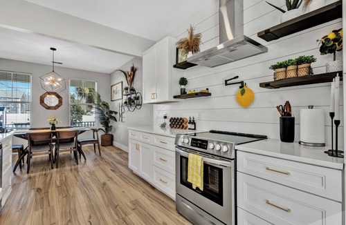 Bluffton House | Fully remodeled home + optional In-law apartment for large groups