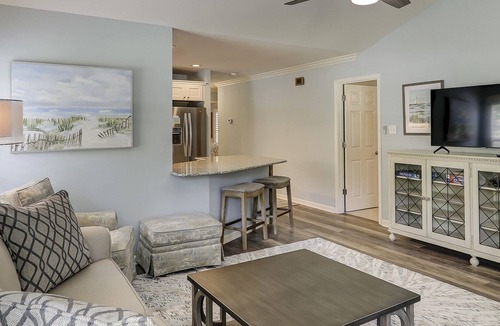 The Cottages Villa | Fully renovated, newly furnished 2BR end unit in Cottages w/ golf views!