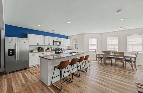 Charleston House | Furnished 3BR Near Folly Beach | Yard + Ping Pong