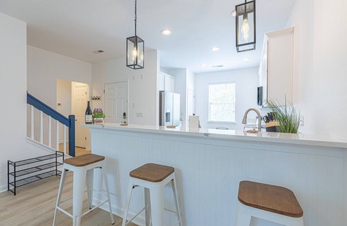 Johns Island House | Furnished Midterm Haven: Mins from Downtown CHS!