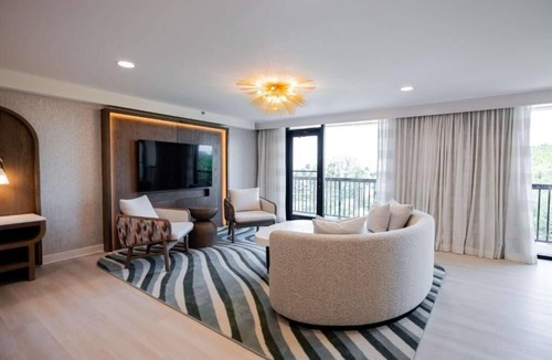 Shipyard Plantation Hotel | Get Ready for Blissful Getaway! Beachfront, w/Swimming Pool, Pets Are Welcome!